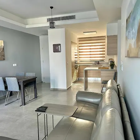 Charming 2 Bedroom Garden Getaway Appartement
