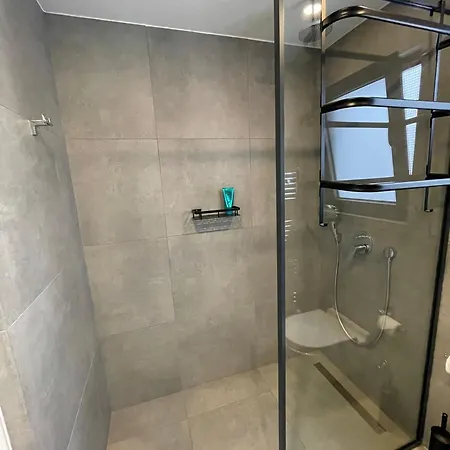Charming 2 Bedroom Garden Getaway Kyrenia (Northern Cyprus)