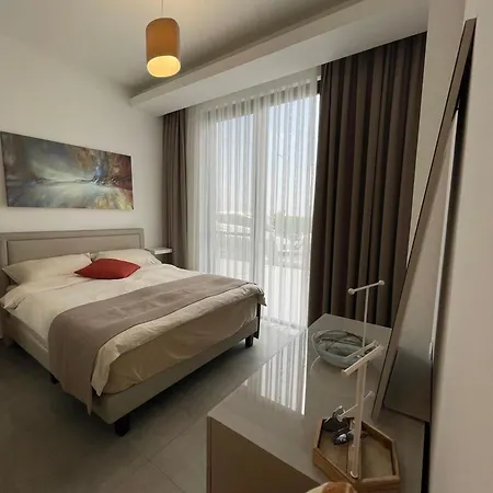 Charming 2 Bedroom Garden Getaway Kyrenia (Northern Cyprus)